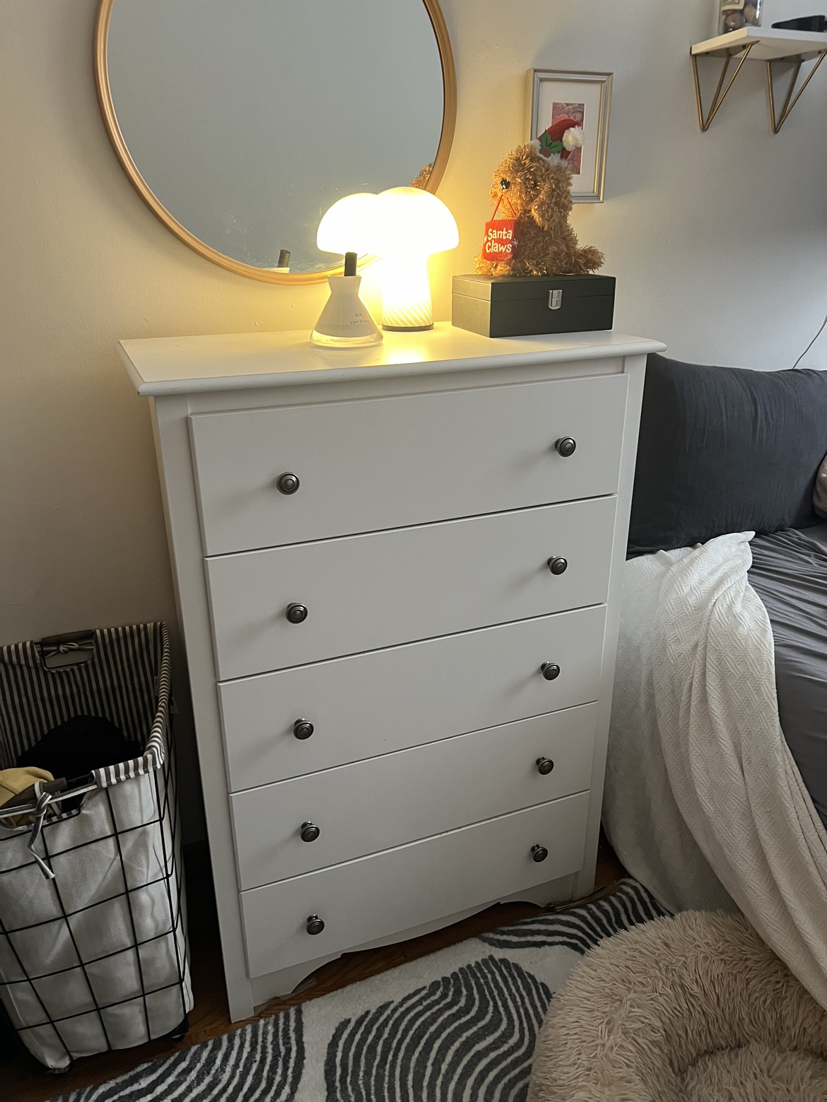White dresser - photo 3