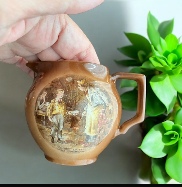 Vintage Lancaster Sandland 3.5" Creamer Oliver Twist Hanley image indicator(7)