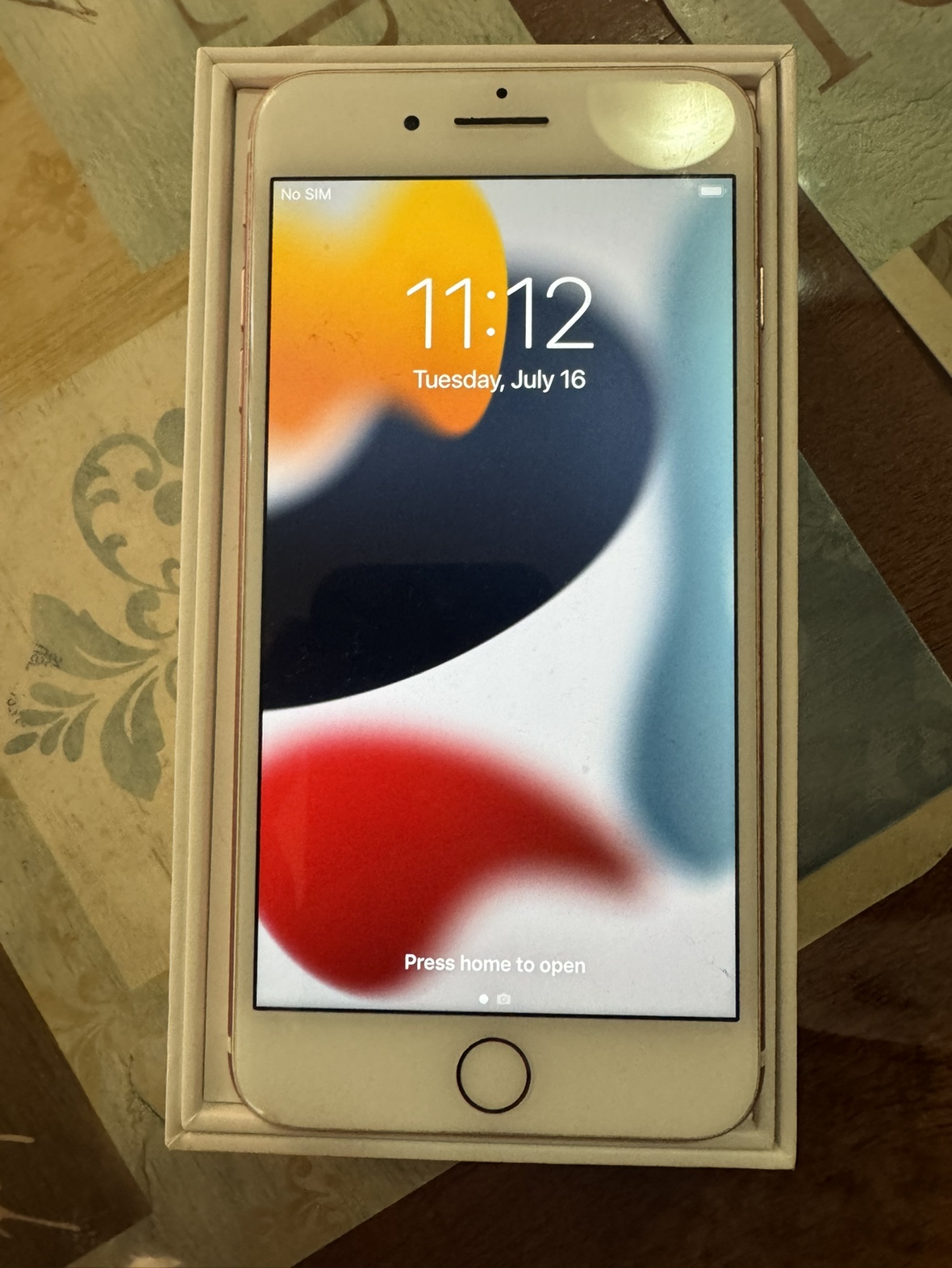 iPhone 7 Plus UNLOCKED excellent condition case kept