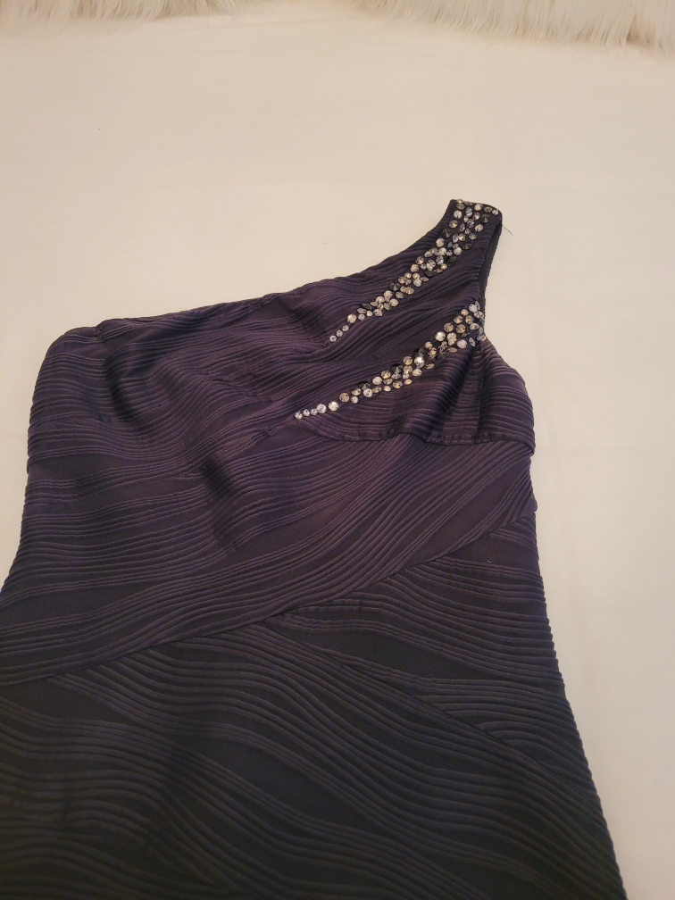 One Shoulder Embellished Dress Size M/L EXCELLENT CONDITION image indicator(2)