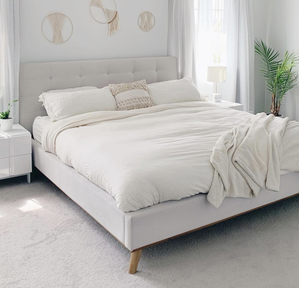 Queen size bed - Structube