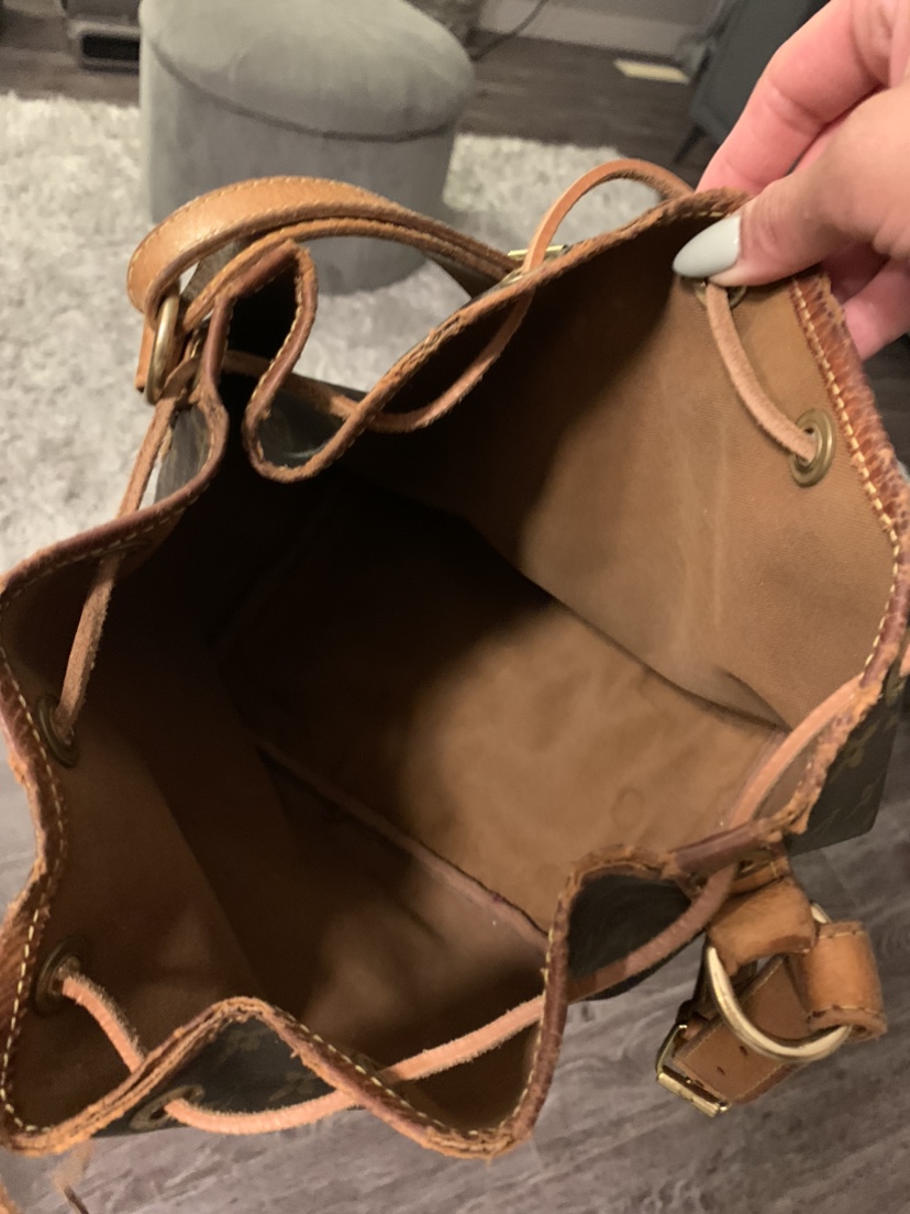 Authentic Louis Vuitton petite noe image indicator(4)