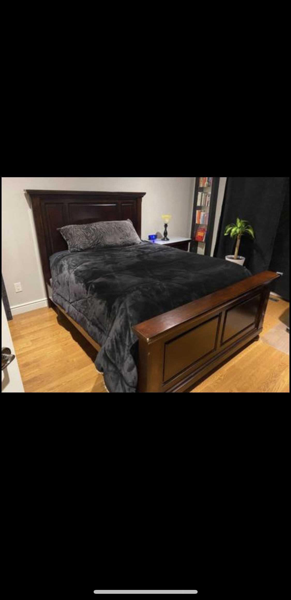 Queen Size Solid Wood Bed Frame & Boxspring