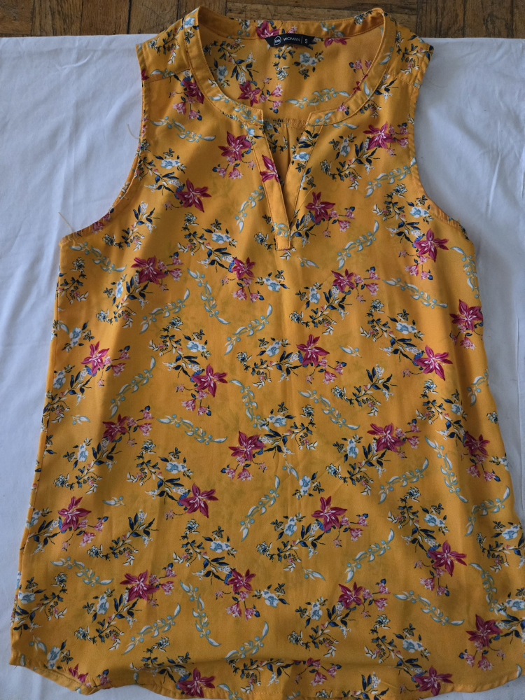 Woman's shirts - photo 4