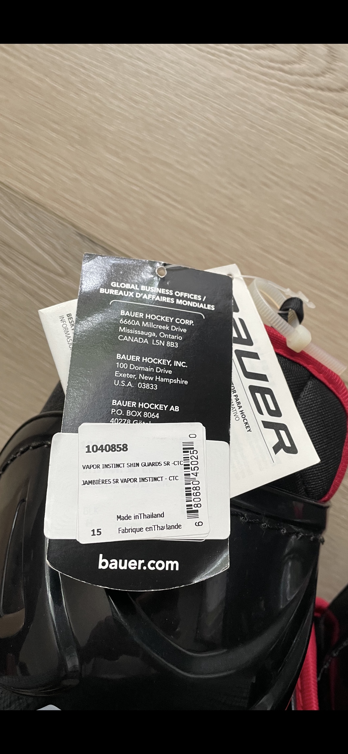 NEW W TAGS-Sr. 15” Bauer-Vapour       Instinct Shin Pads image indicator(3)