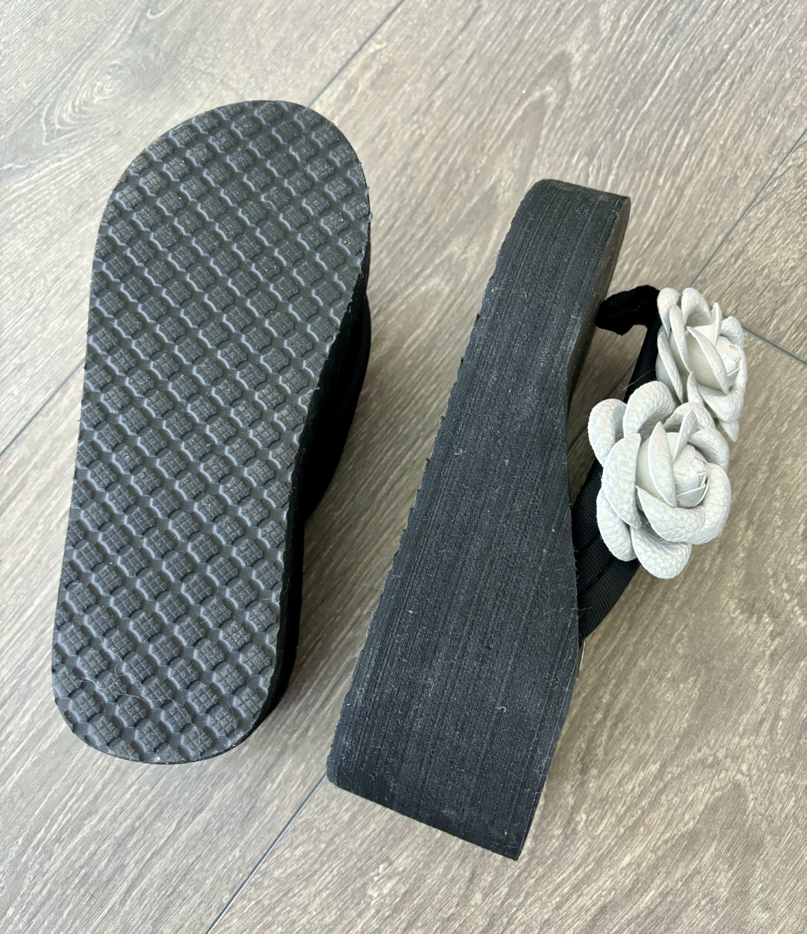 Wedge floral flip flops 🆕 image indicator(2)