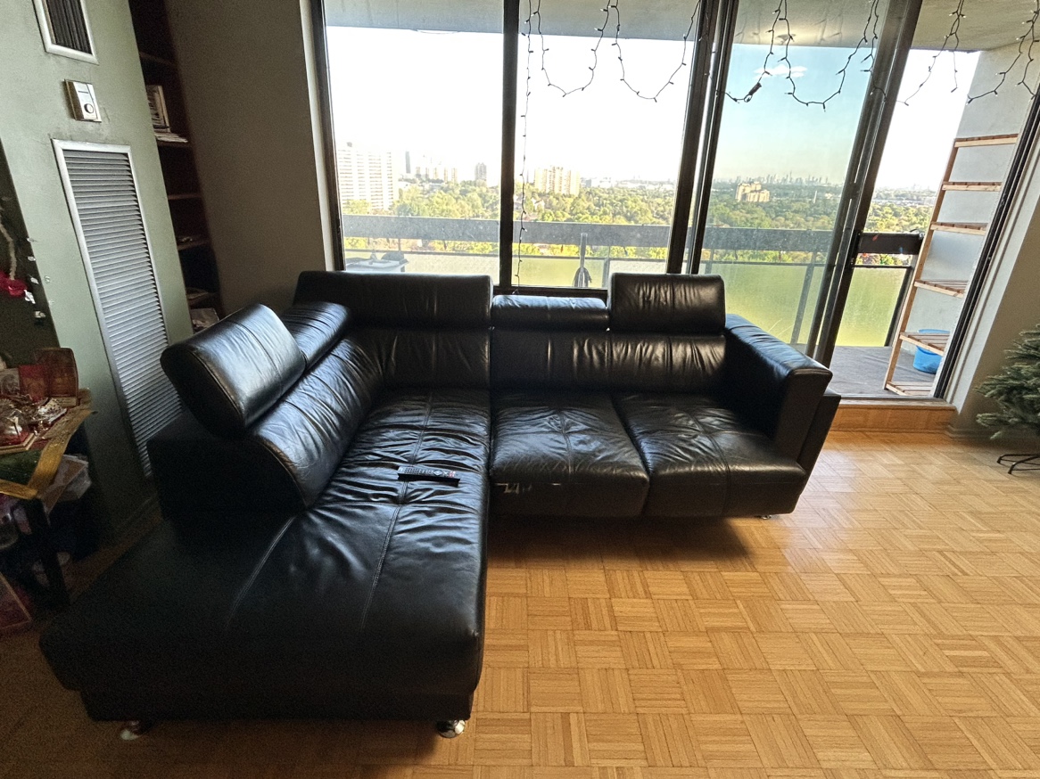 L-shaped sofa thumbnail