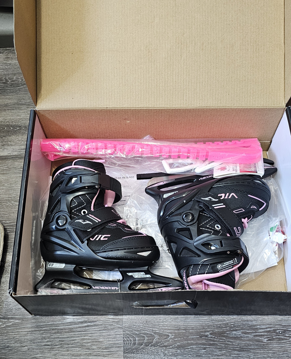 vichockey girls skates.
