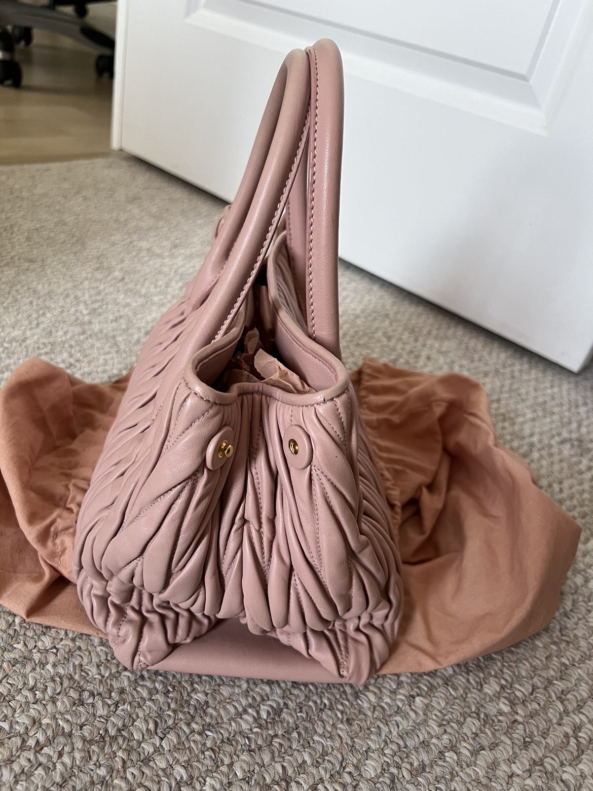 Miu Miu Matelasse Nappa Leather Bag Orchidea RN1069 image indicator(4)