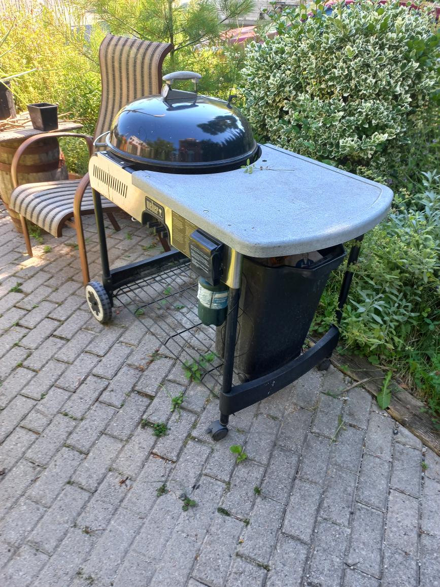BBQ WEBER thumbnail