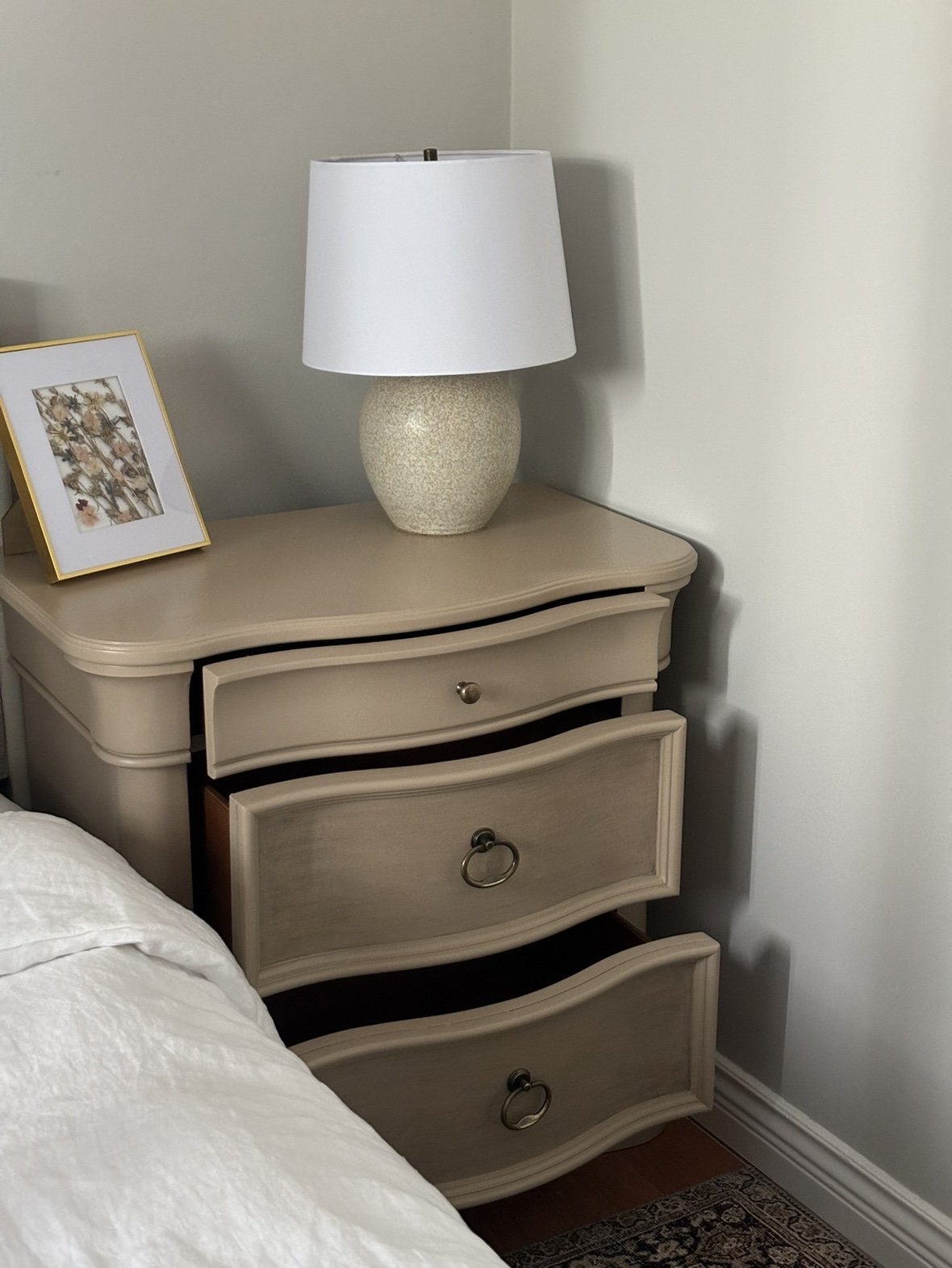 Newly Refinished Set of 2 Solid Wood Nightstands - photo 3