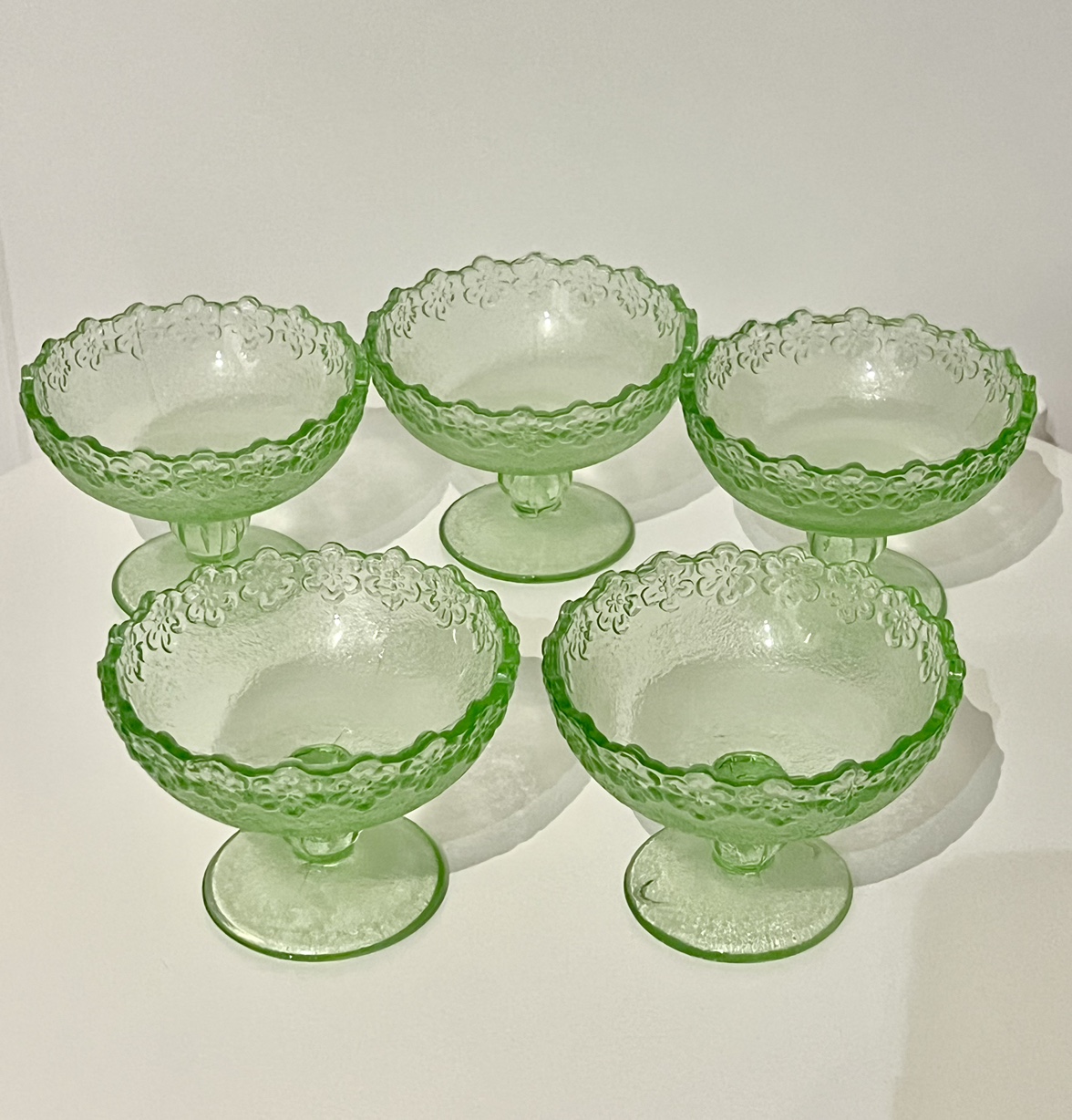 Glass Dessert Bowls (5 pieces) thumbnail