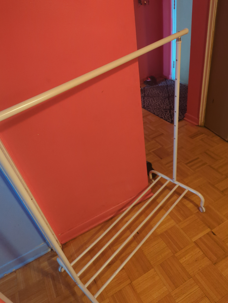 Clothing Rack image indicator(3)