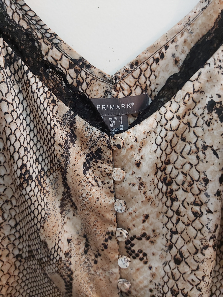 Animal print tied top, size 4 image indicator(2)