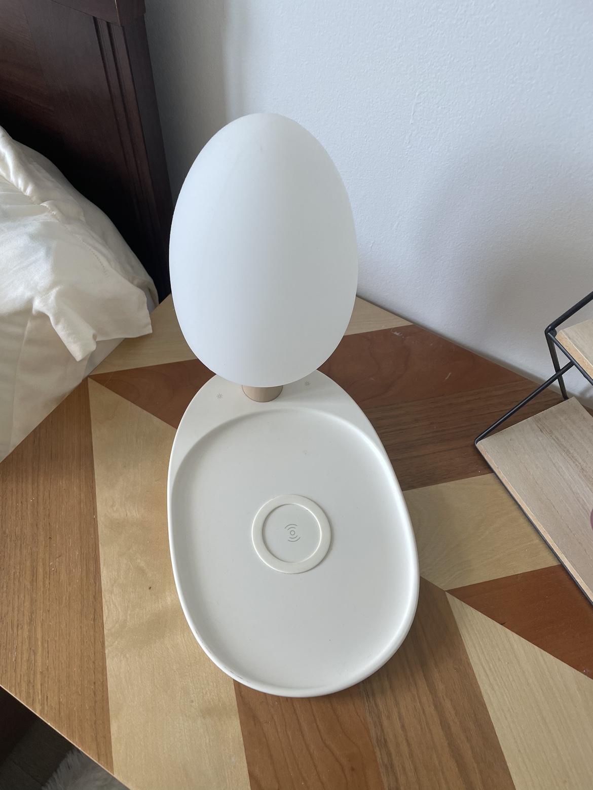 Wireless phone charging pad with lamp - photo 4