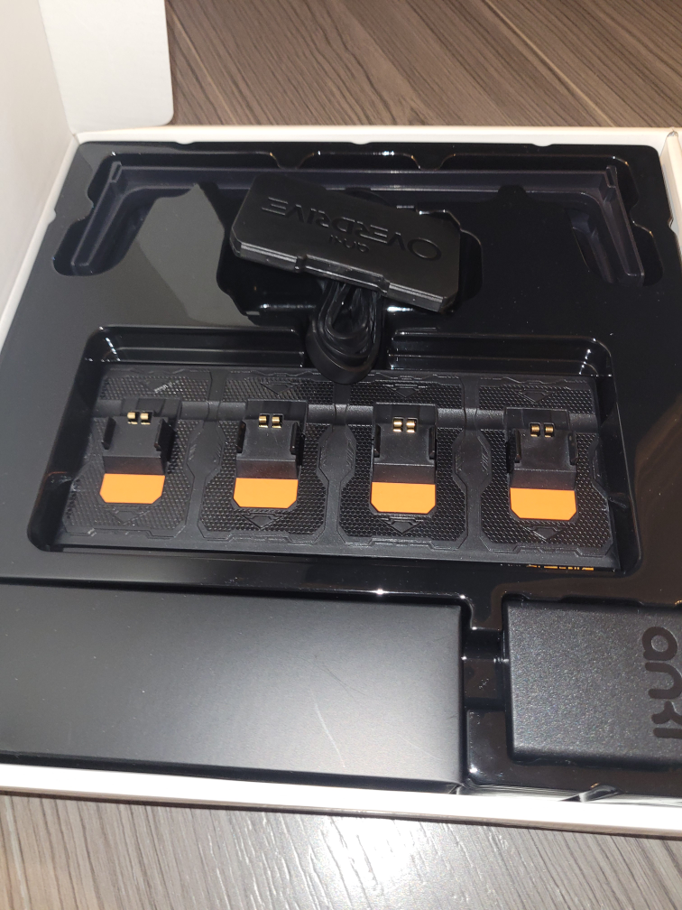 BUNDLE - Anki Overdrive Robotic Battle Racing Starter Kit image indicator(4)