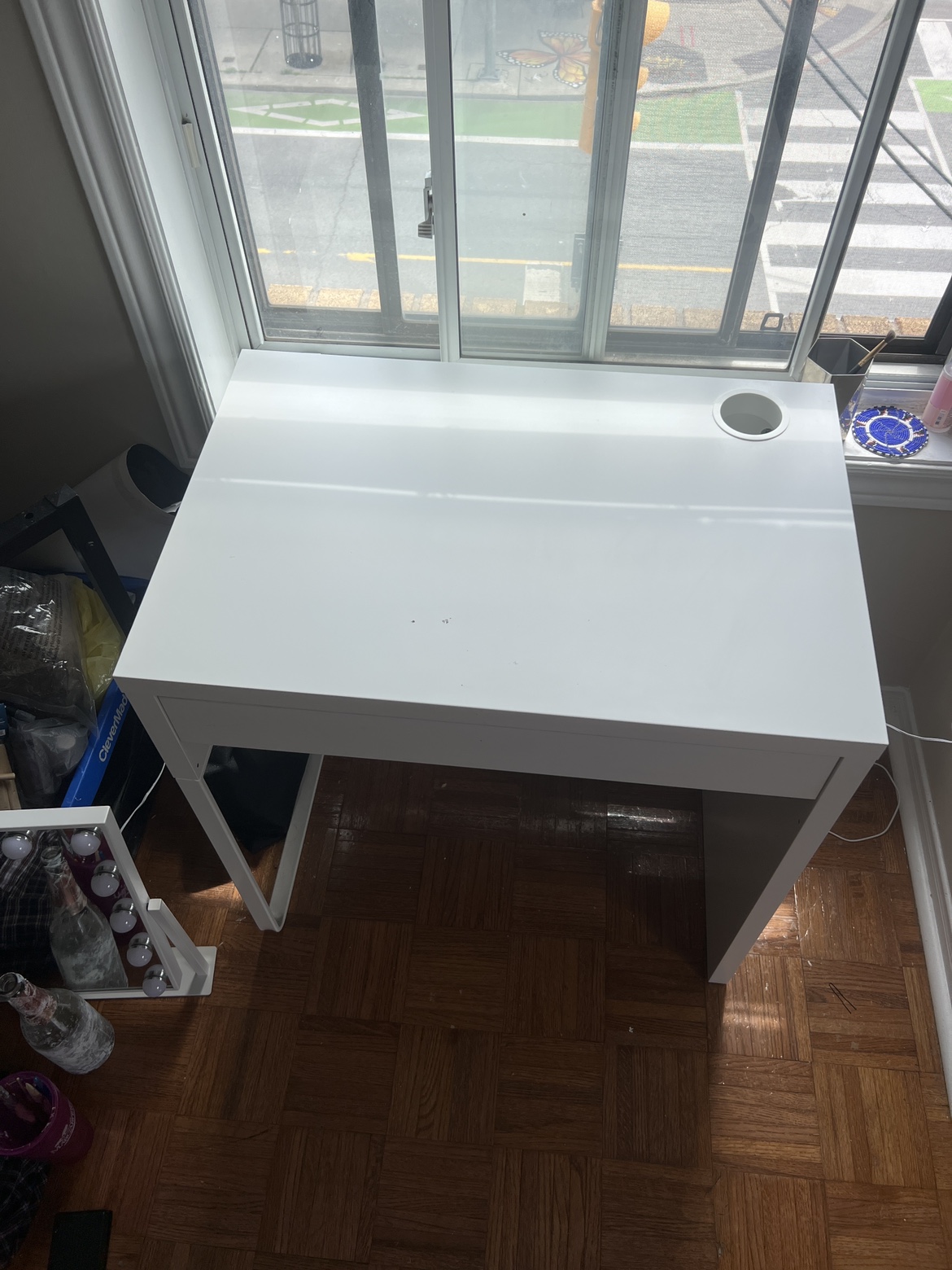 One drawer white IKEA desk - photo 2