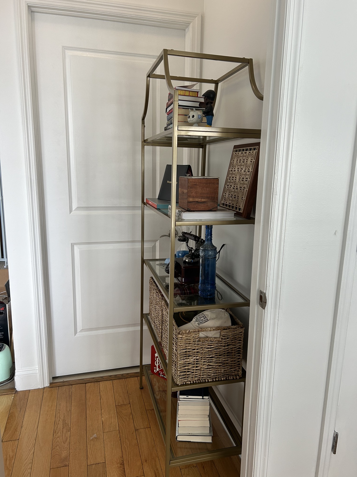 Gold shelf unit - photo 4