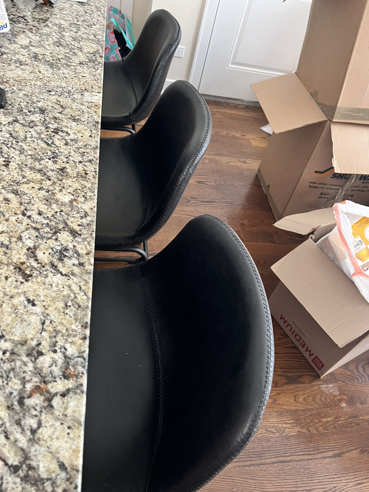 3 bar stools - photo 4