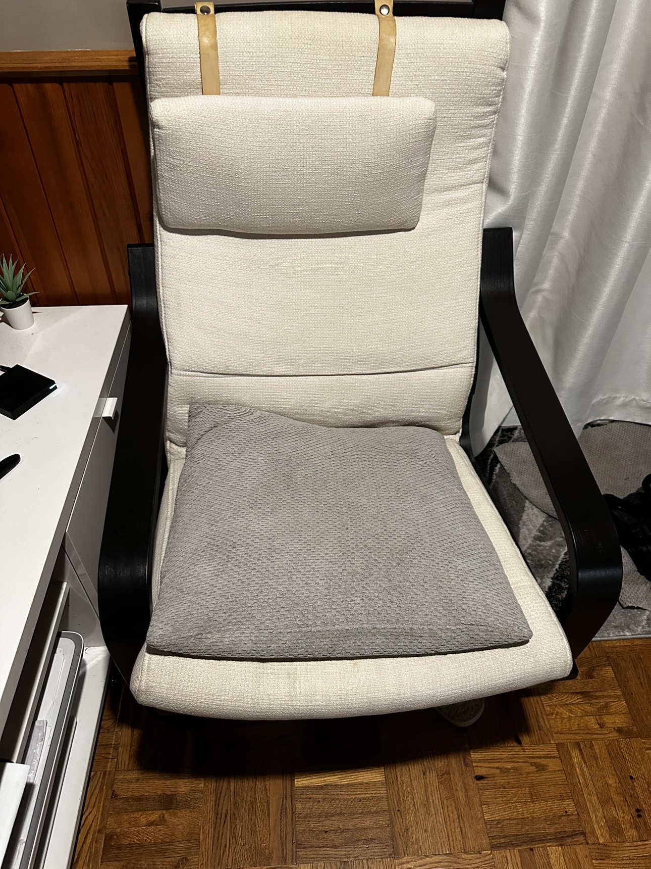 IKEA Poäng Chair thumbnail