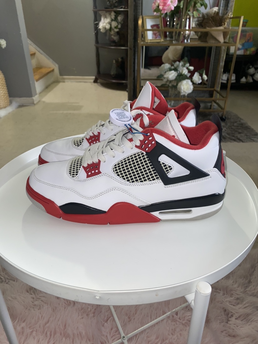Selling Jordan 4 fire red 2020 - photo 4