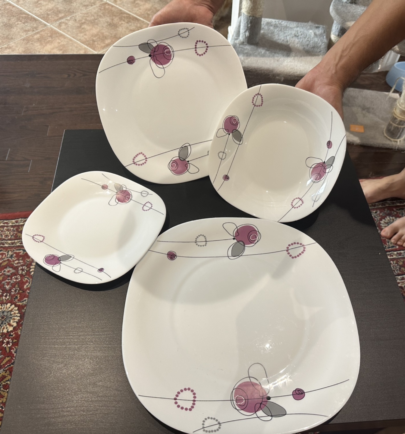 Dinnerware sets (5)