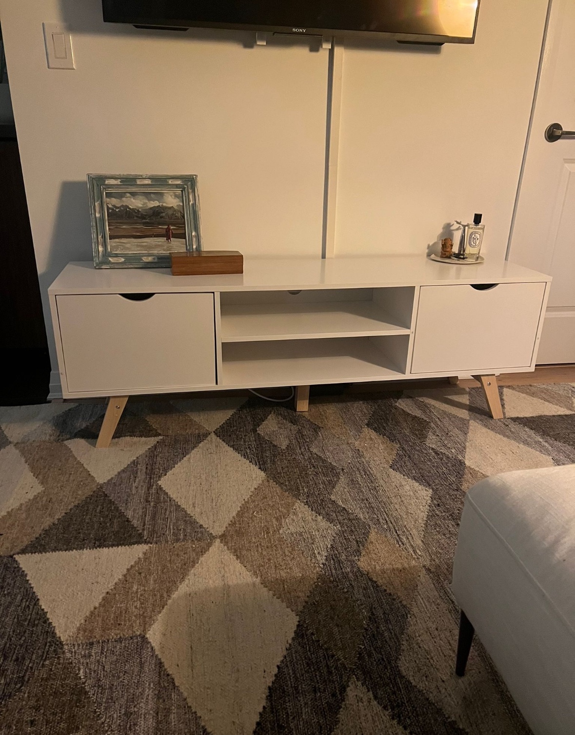 Tv bench thumbnail