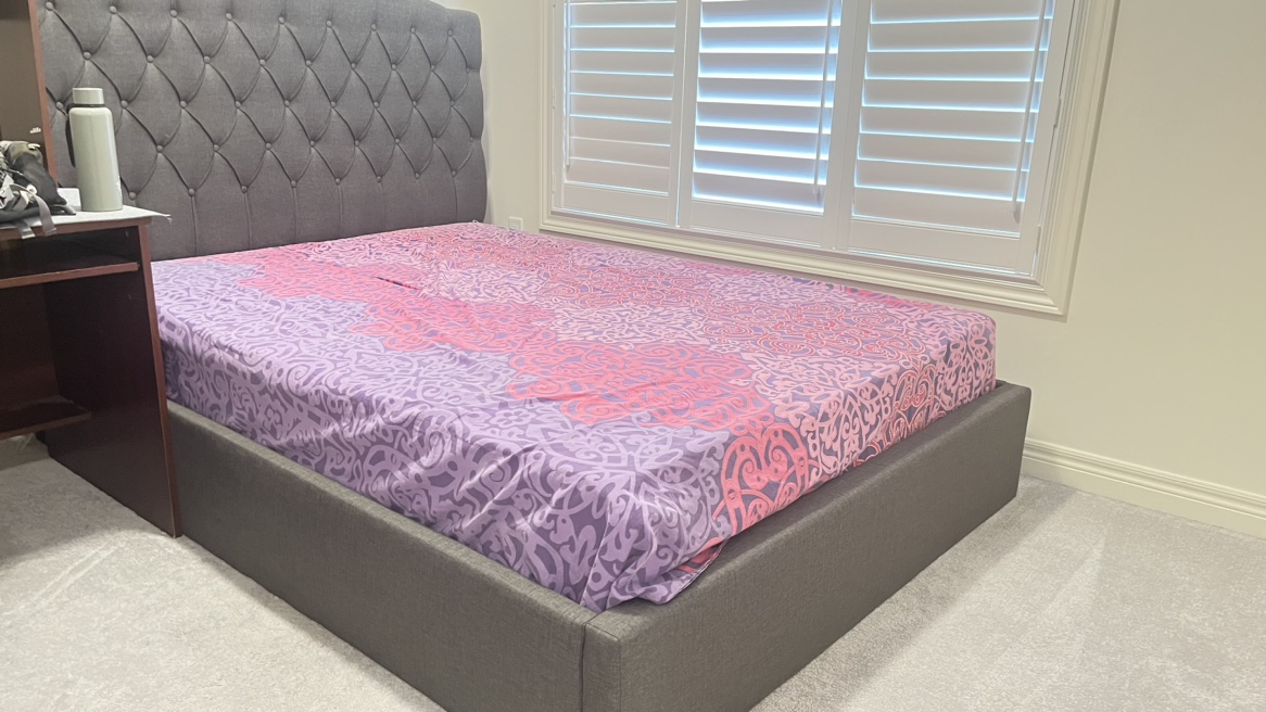 Queen size bed - photo 4