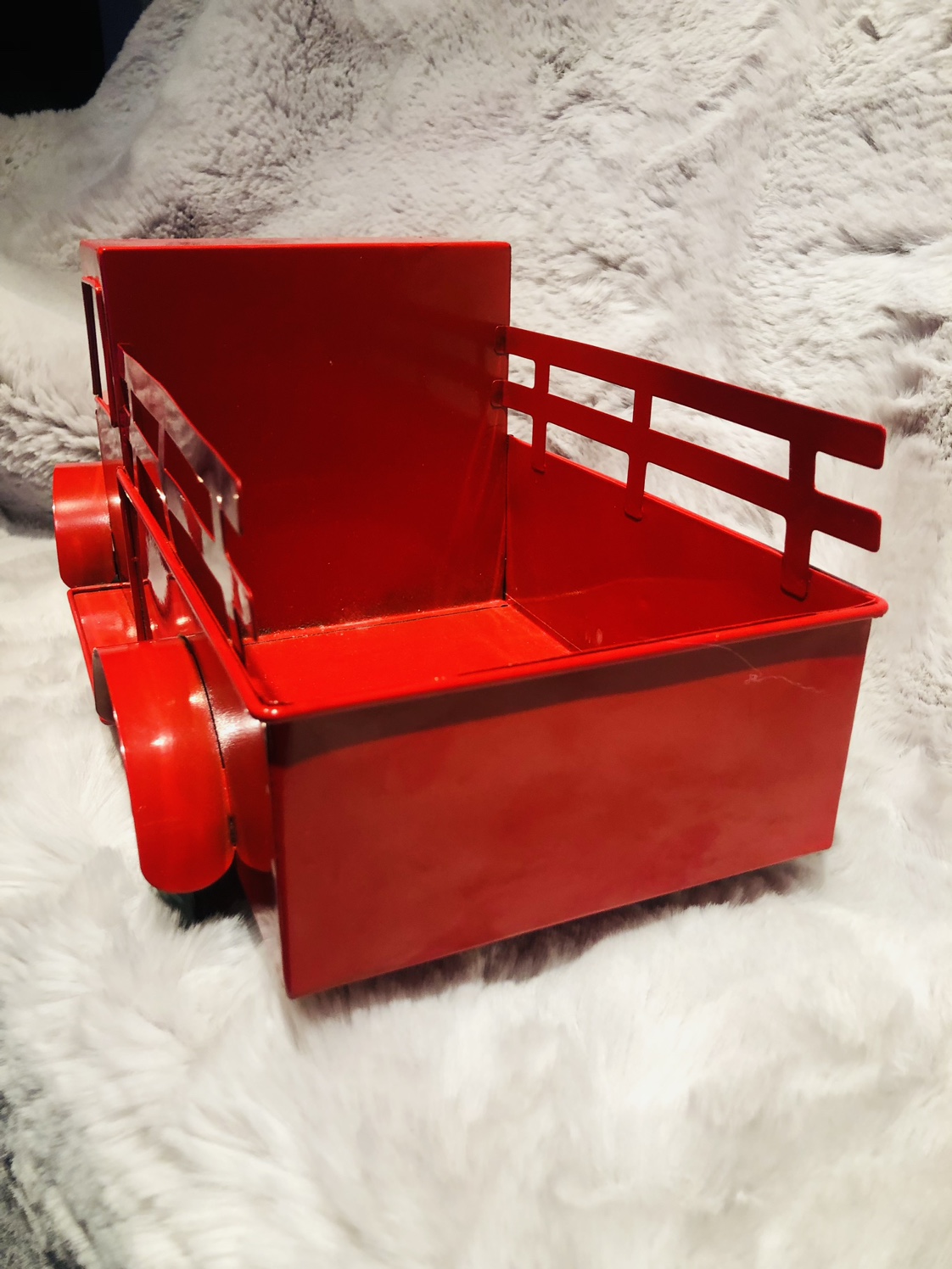 🛻 Little Red Tin Truck for a planter or…? image indicator(4)