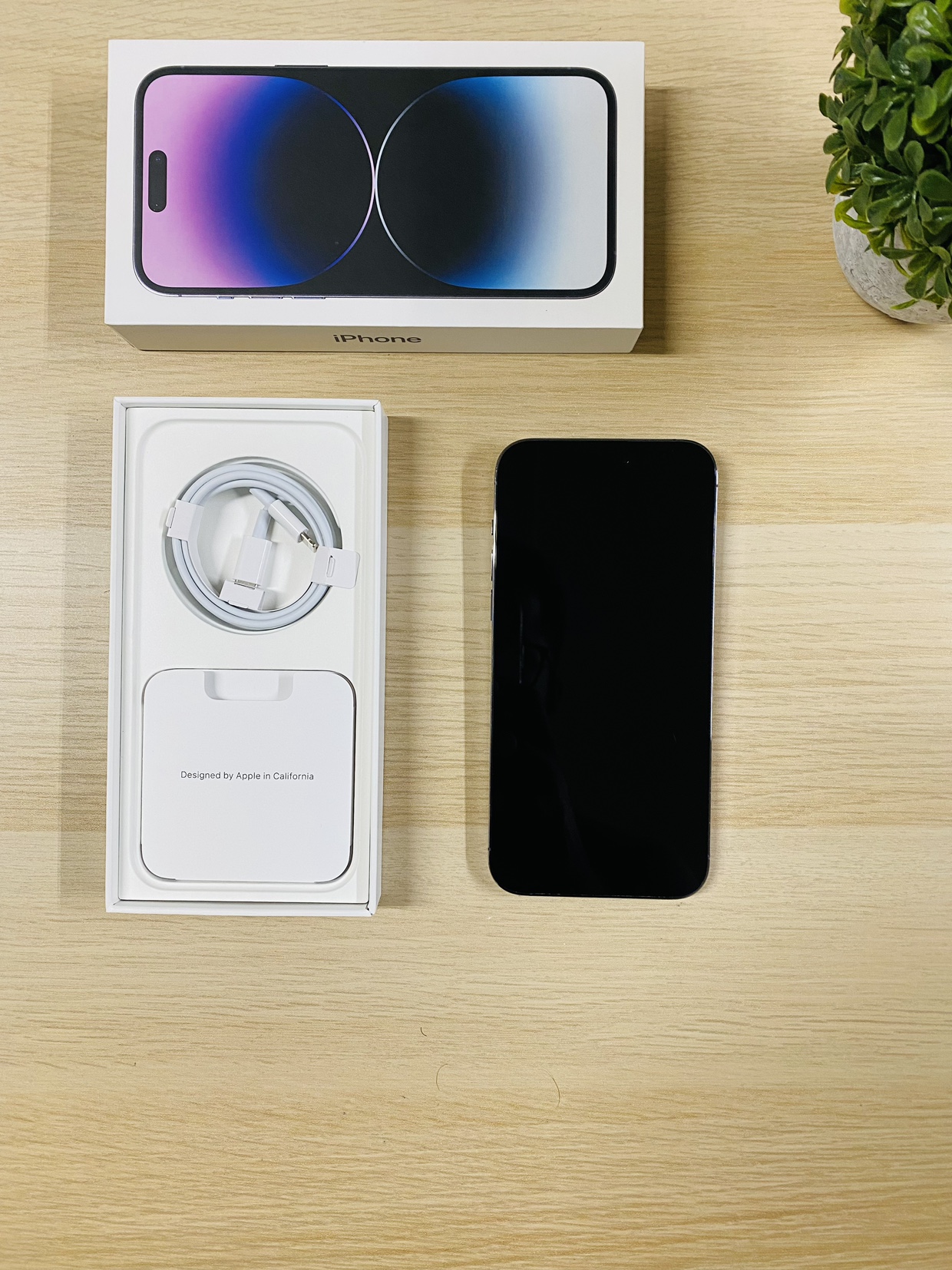 Apple iPhone 14 Pro Max - 256GB Deep Purple ( UNLOCKED ) thumbnail