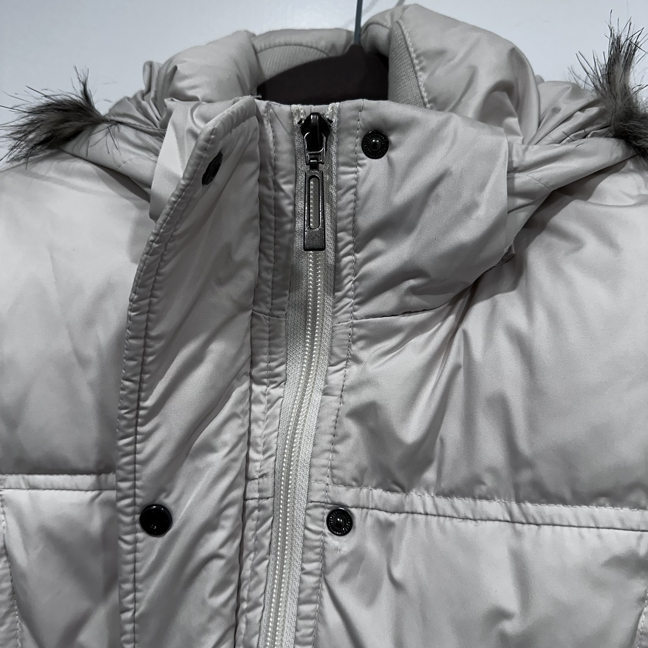 Laura white winter jacket image indicator(5)