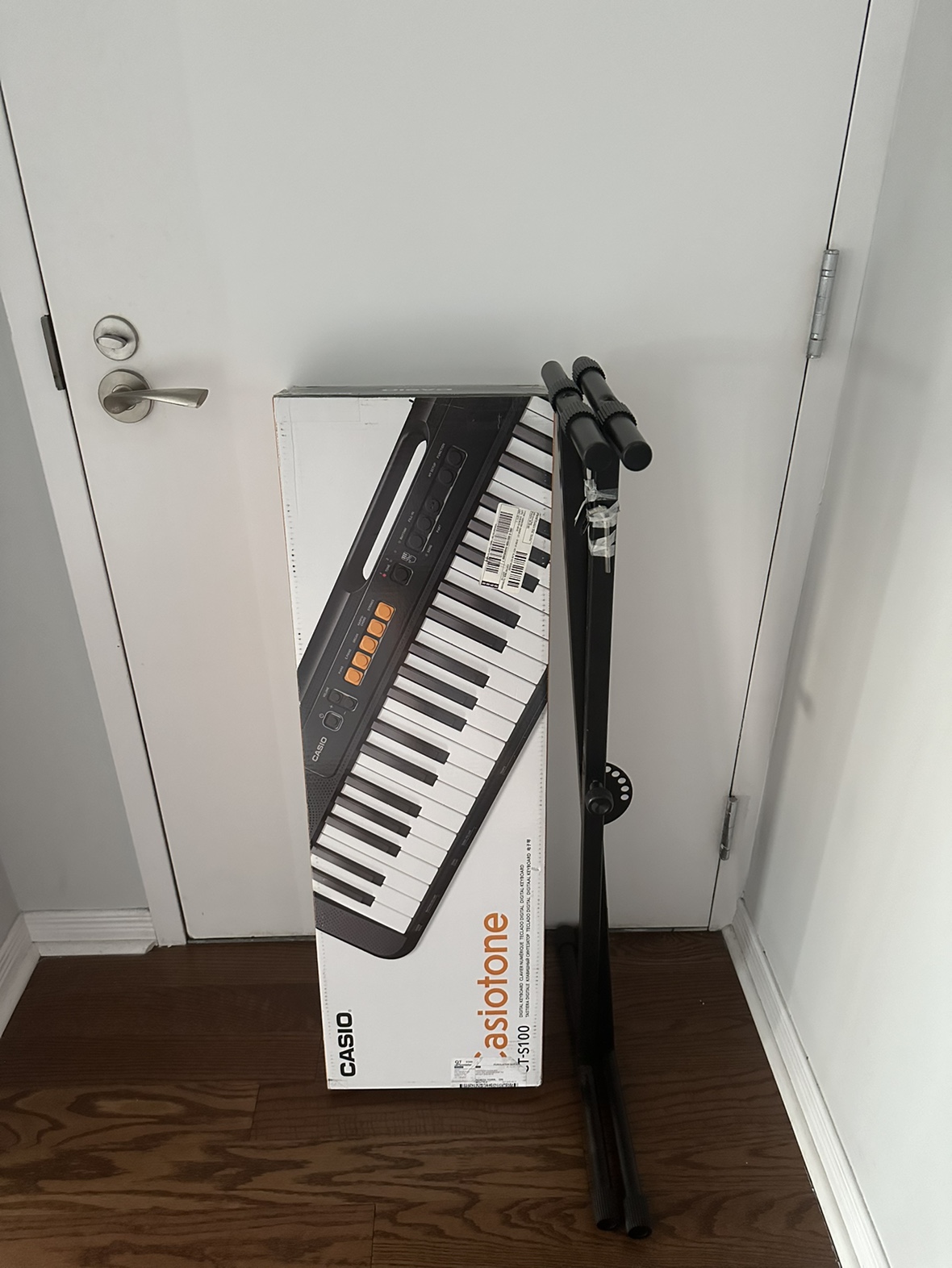 Casio keyboard with stand - photo 2