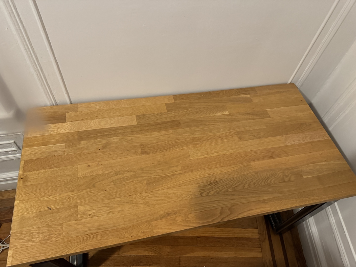 Desk - photo 3