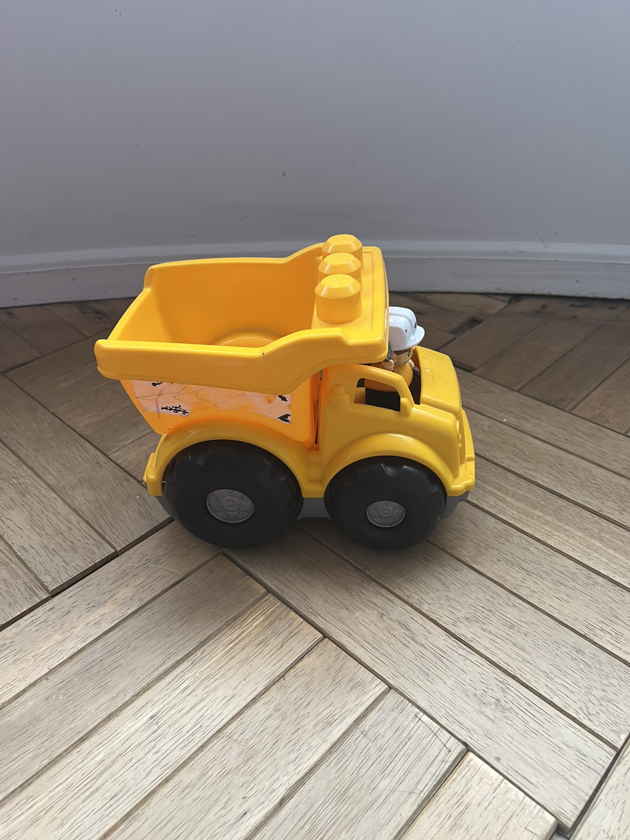 Mega Cat Dump Truck thumbnail