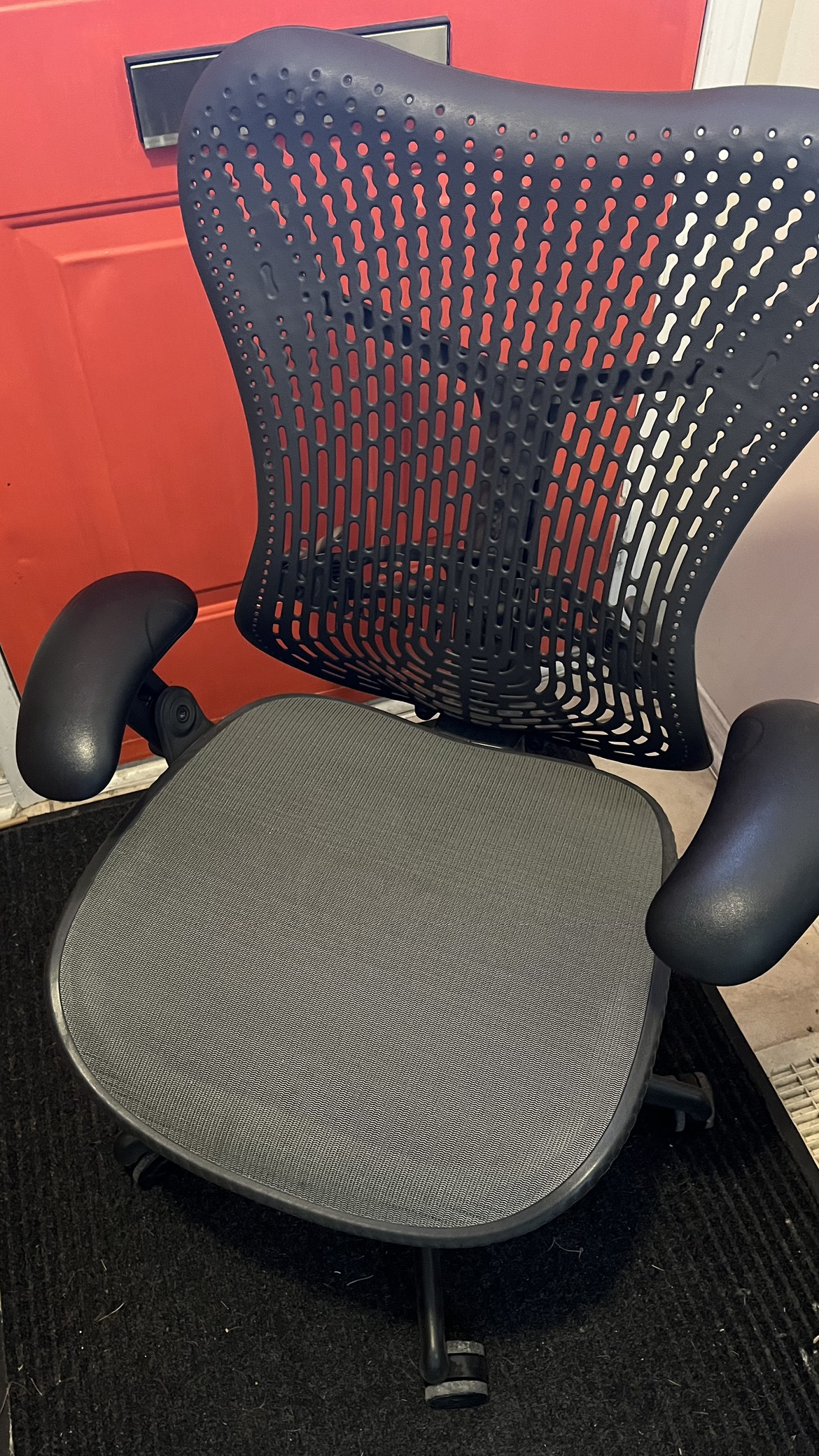Herman Miller Mirra office chair - photo 3