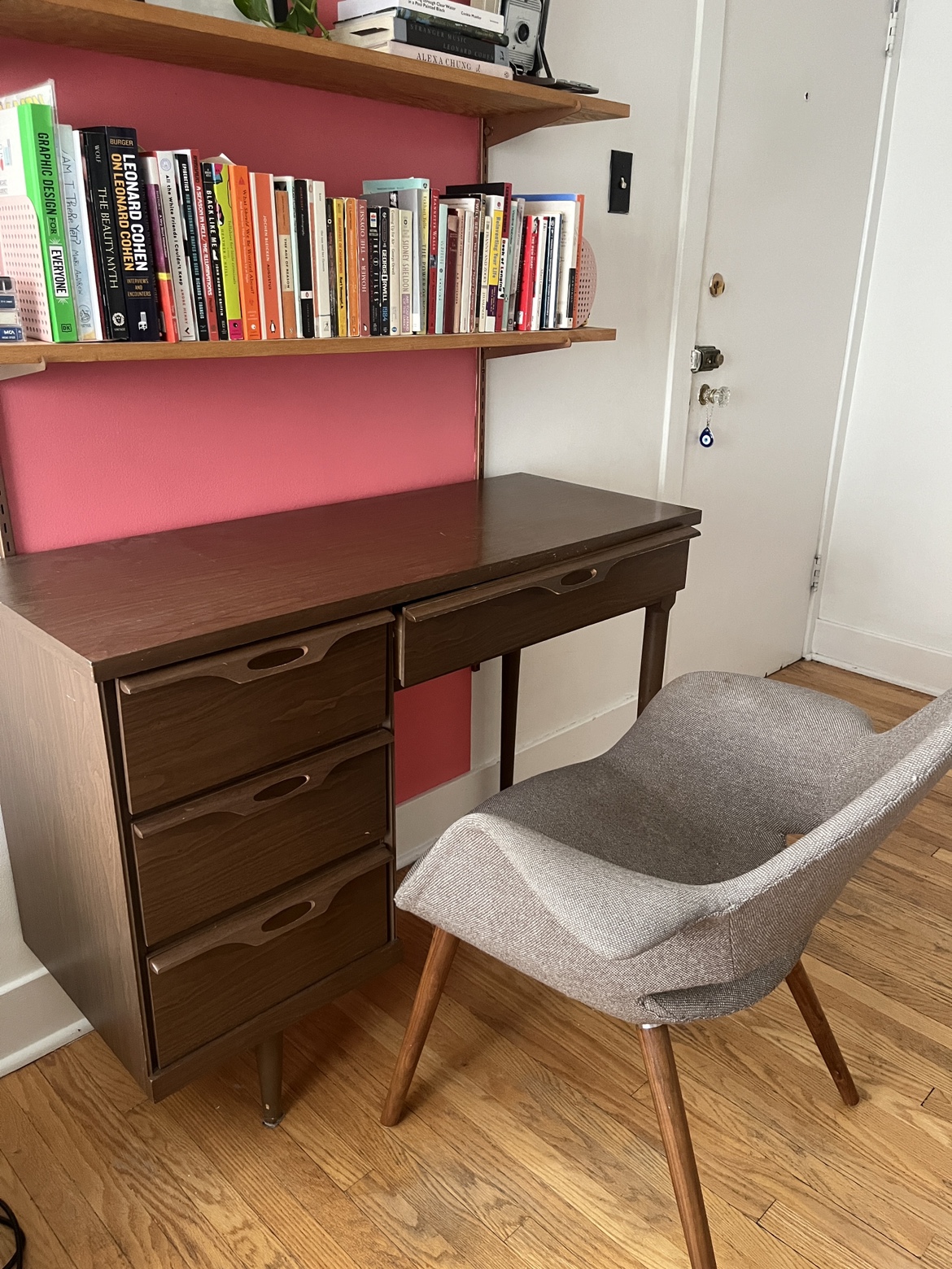 vintage desk - photo 2