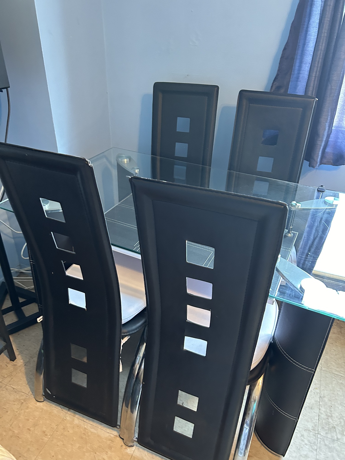 Dining room table - photo 2