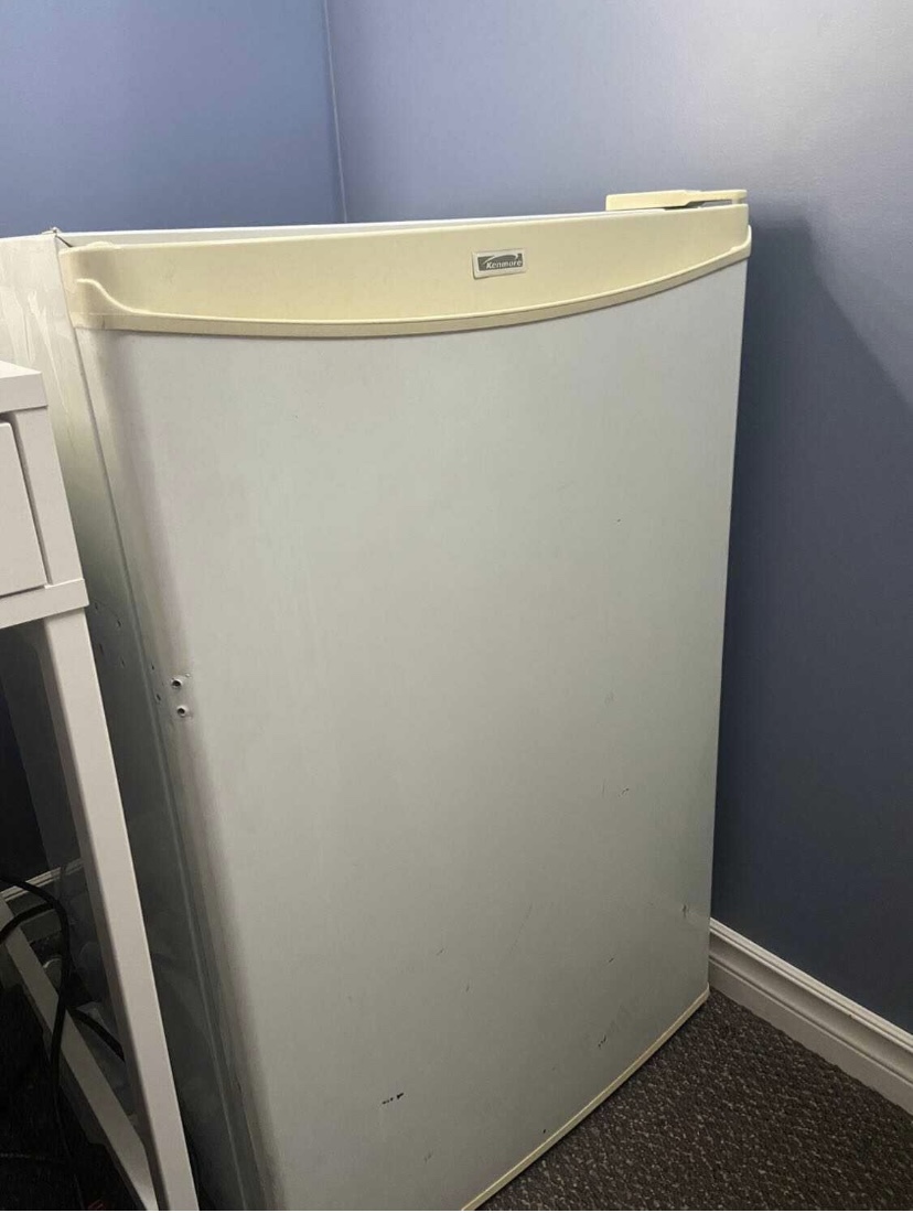 kenmore mini fridge