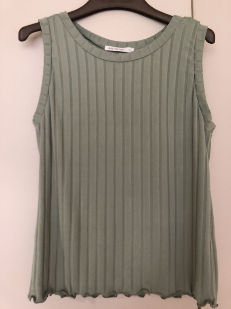 Tops , Size L, very Good condition, like New thumbnail