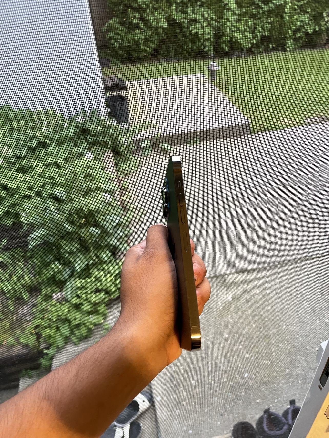 iPhone 13 Pro Max - photo 2