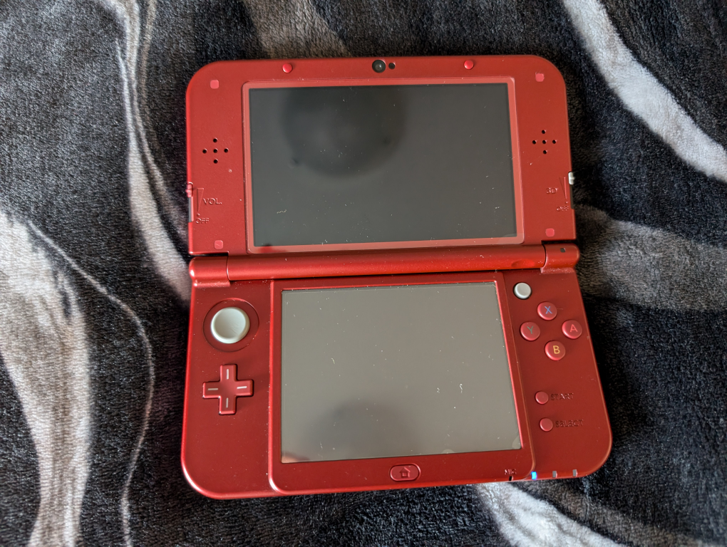 Modded New Nintendo 3DS XL Jailbroken with 250 games - photo 2