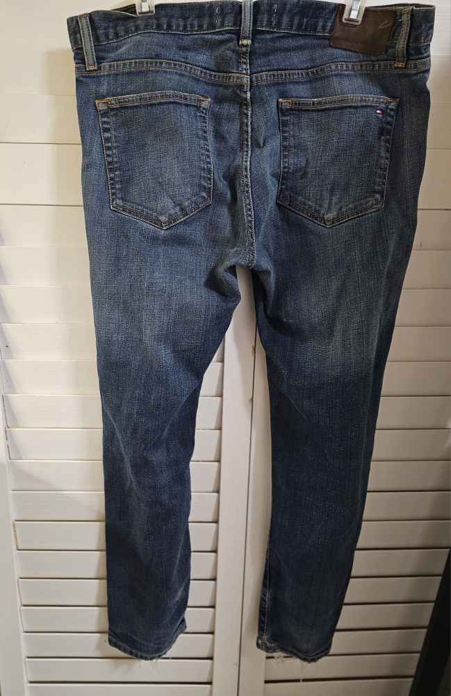 Tommy Hilfiger  men's jeans image indicator(7)