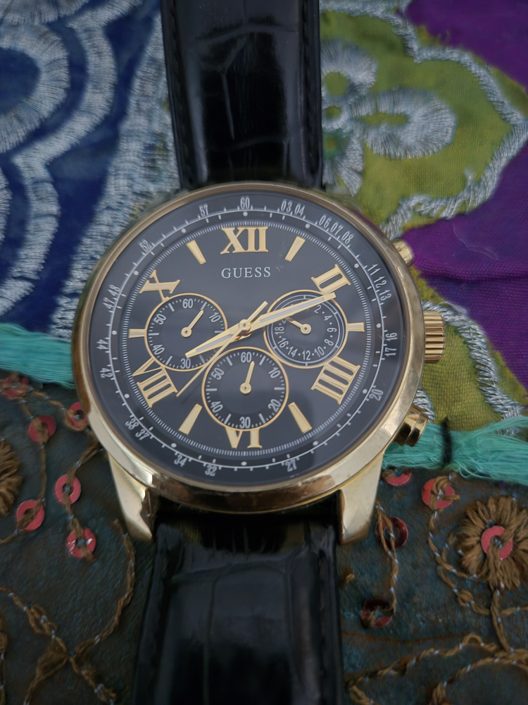 GUESS black watch