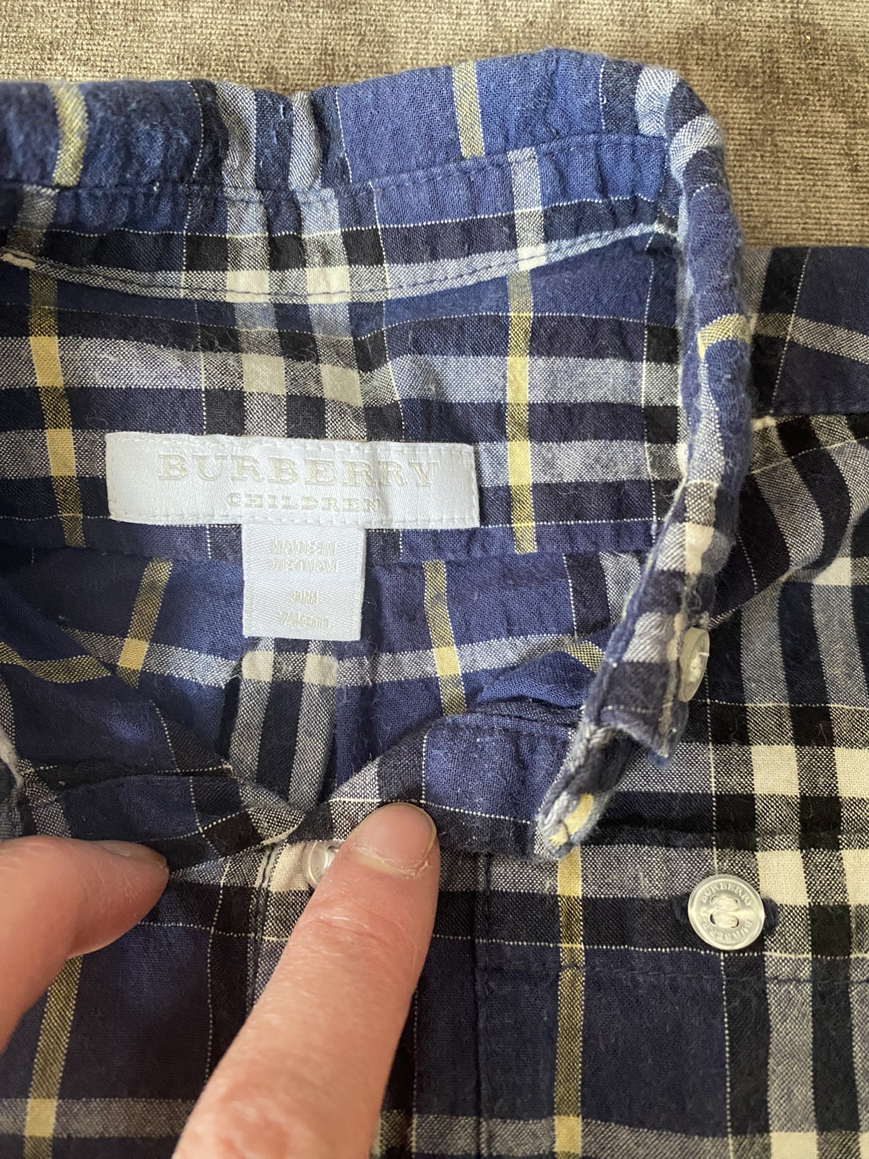Burberry short sleeve shirt, 9mth ⚽️ image indicator(2)