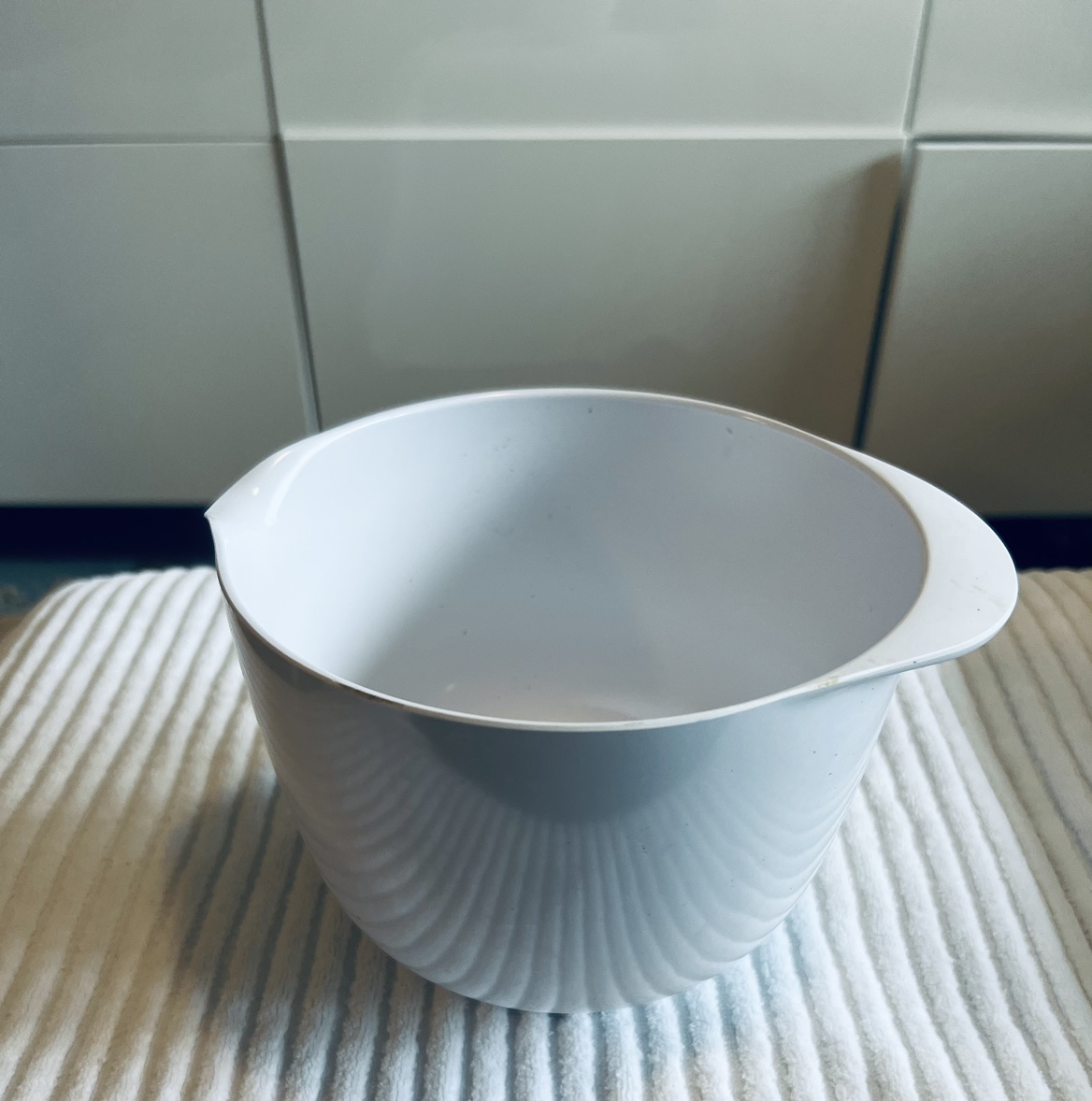 🎁 #freecycle Rosti White Melamine Margrethe Mixing Bowl thumbnail