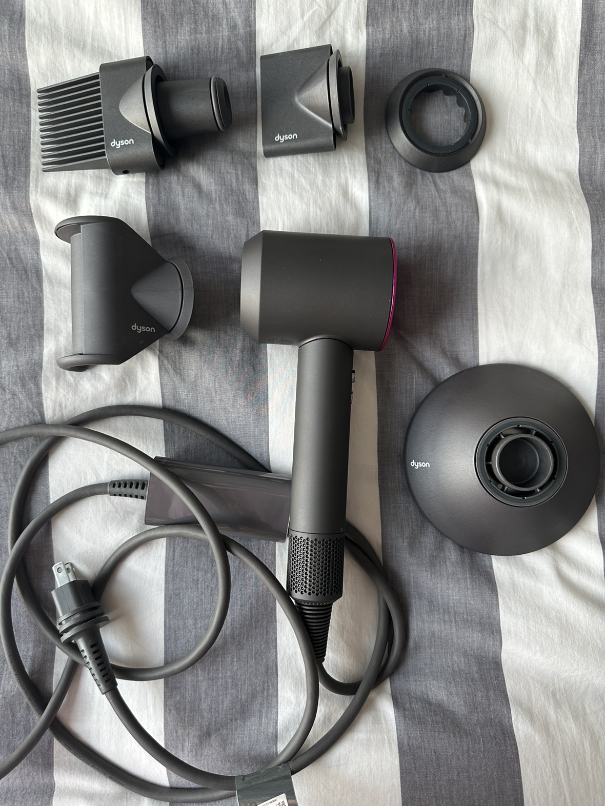 ‼️PRICEDROP ‼️Dyson Supersonic  hair dryer image indicator(5)