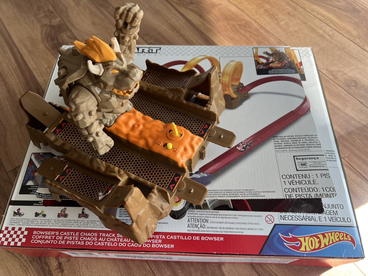 Hotwheels Mario cart track set - photo 2