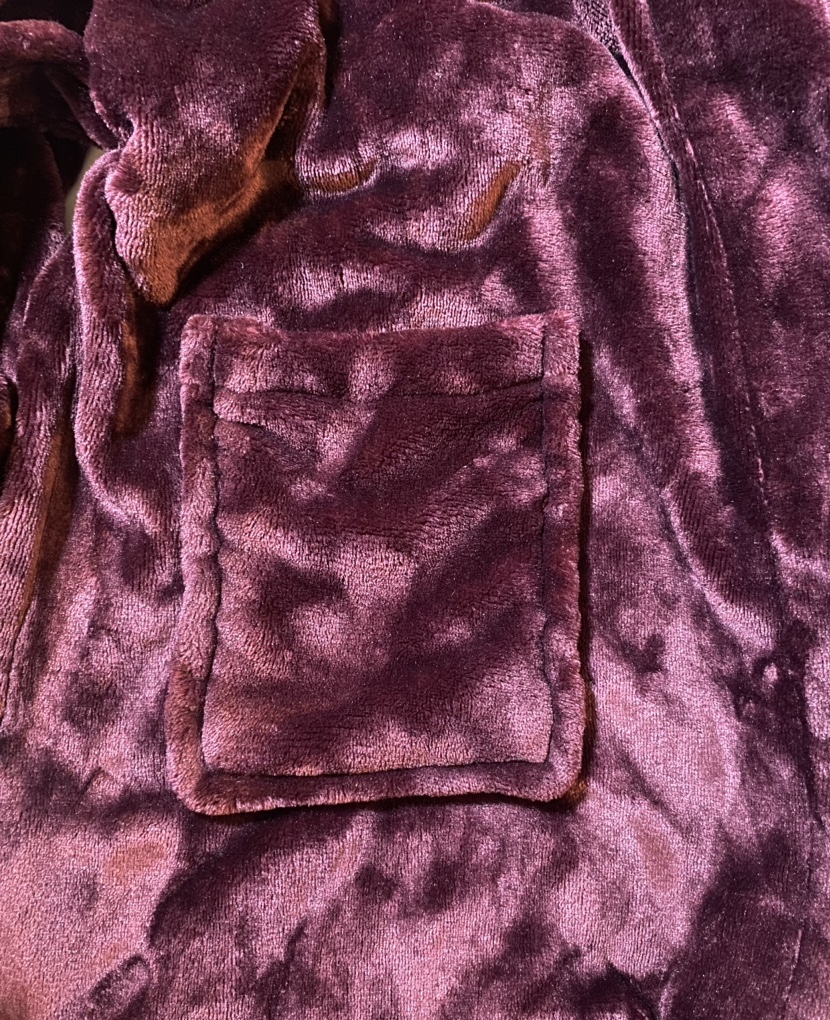 MUST GO ASAP!!! Long velour bath robe, soft and thick material image indicator(3)