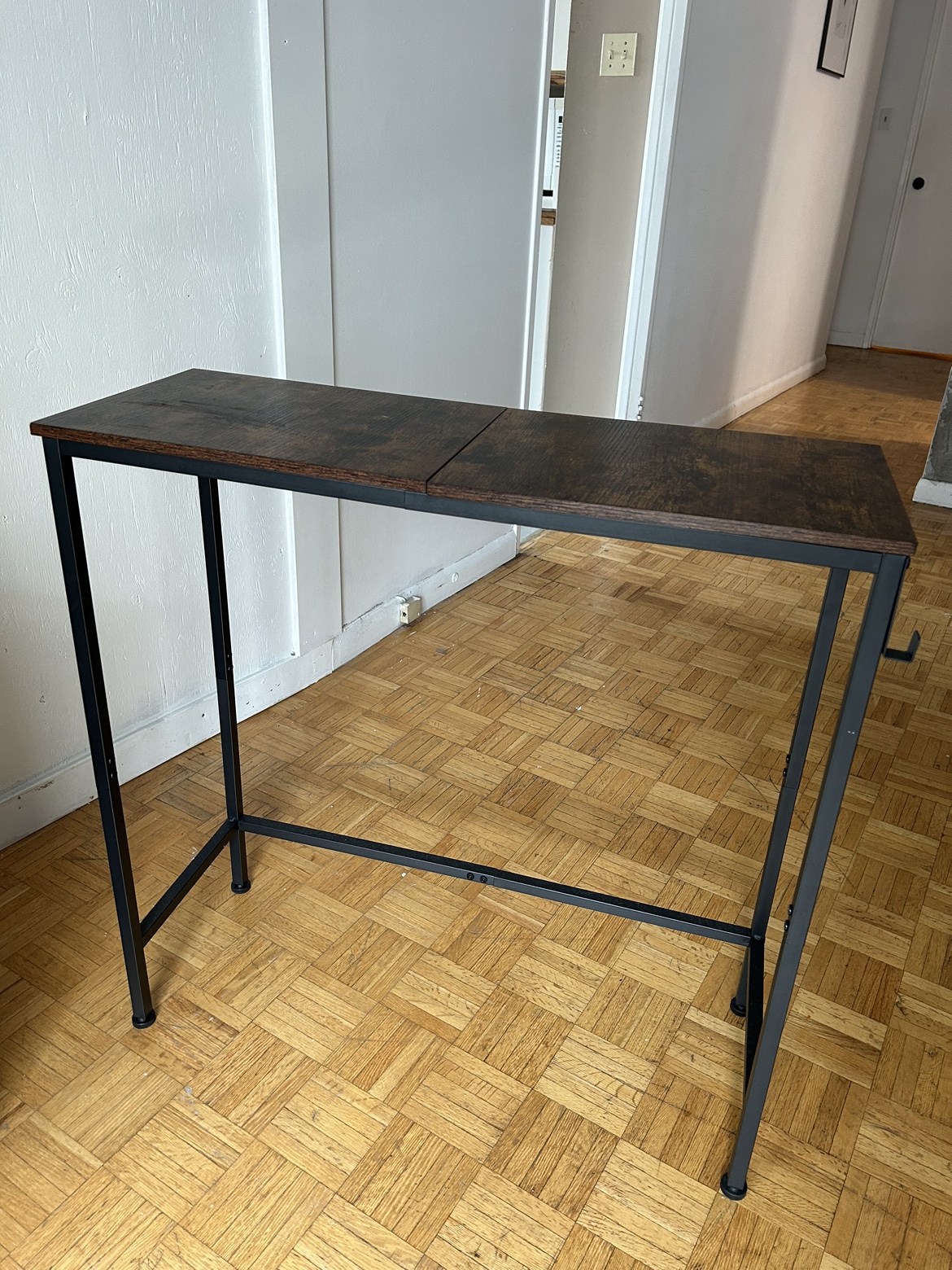 Console table - photo 2