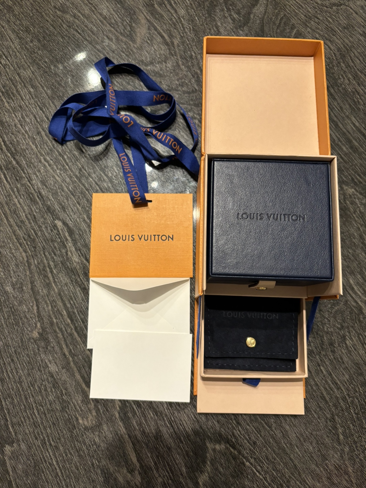 LV authentic Fine Jewelry Box Set image indicator(6)